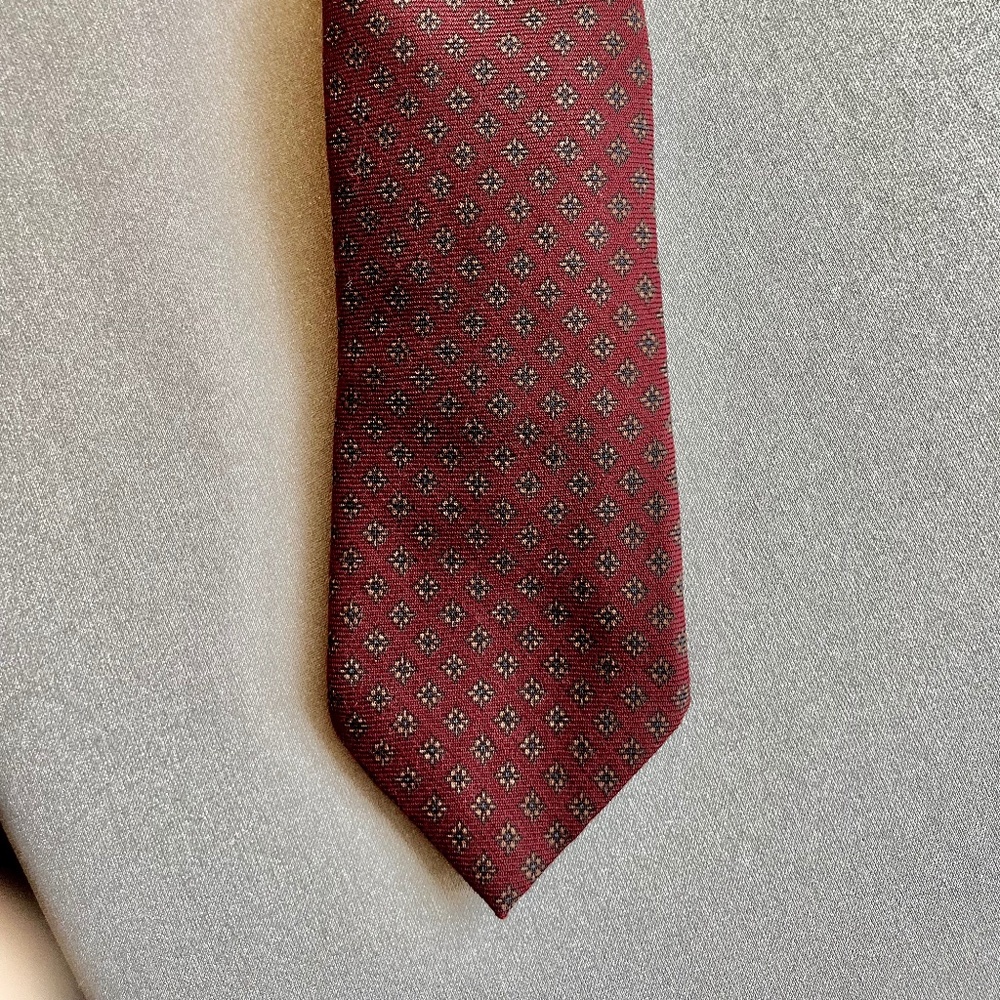 Resilio Vintage Maroon Geometric Wool Tie